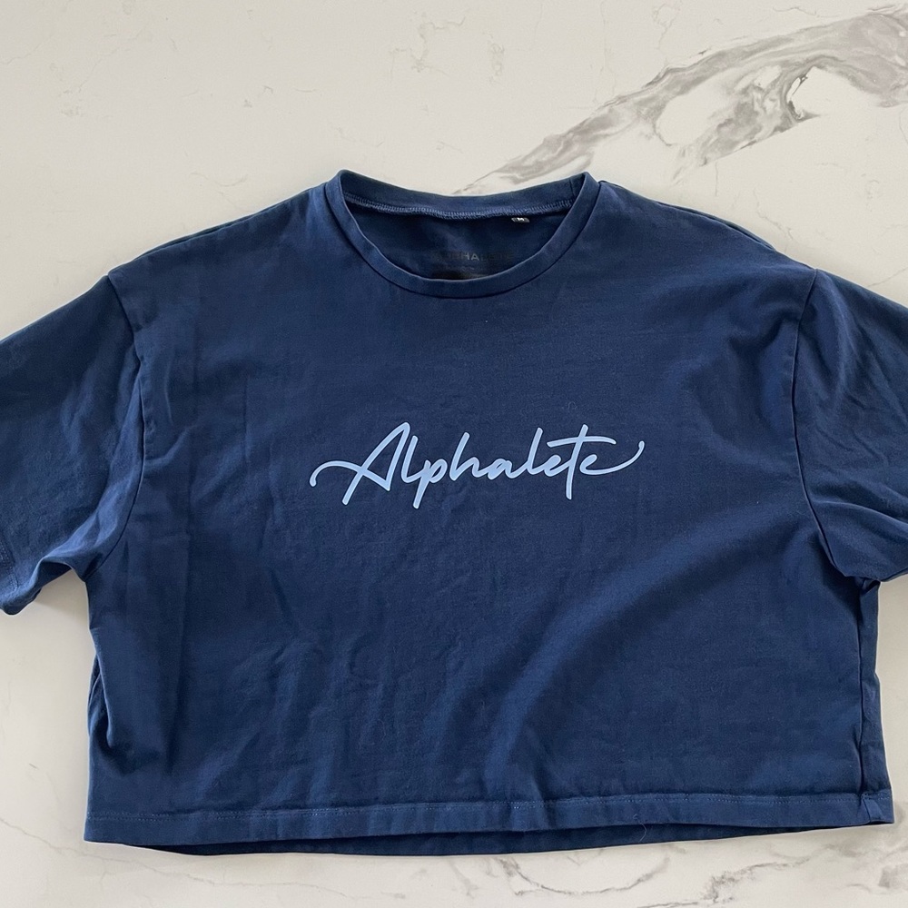Alphalete Cropped T-Shirt